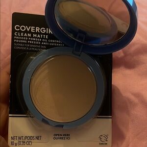 COVERGIRL Clean Matte Pressed Powder - Buff Beige